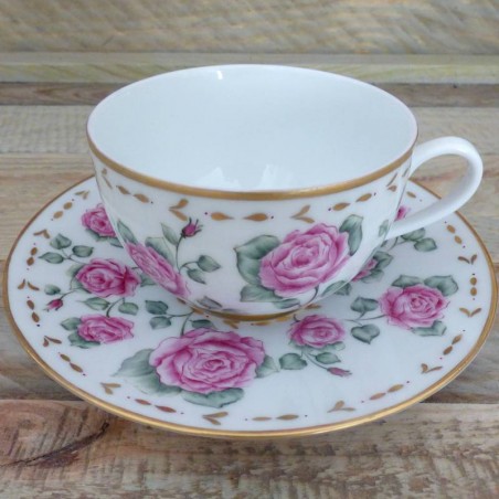 Tasse thé porcelaine Made in France décor roses anciennes et or