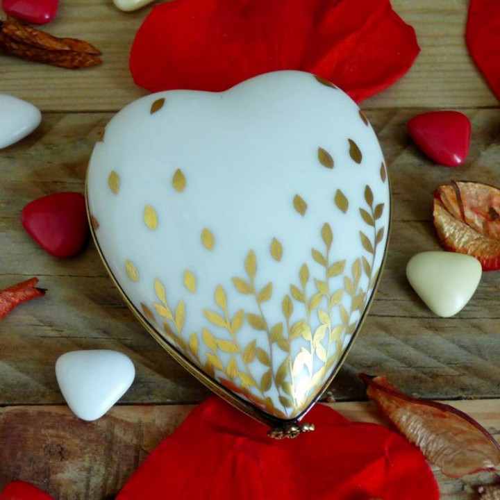 Boite bijoux coeur porcelaine décor or - cadeau de noces de porcelaine
