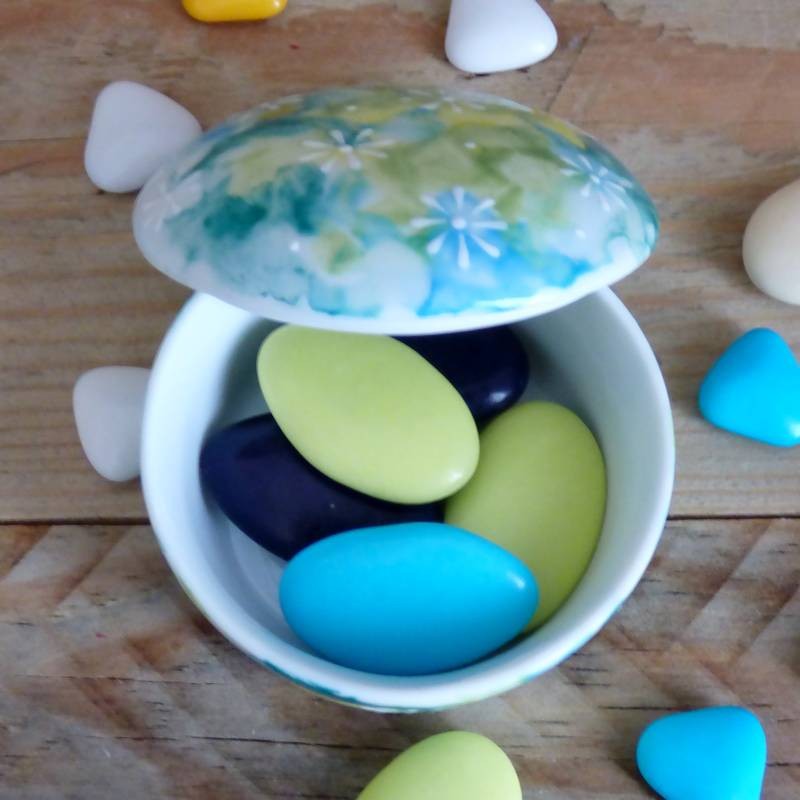 Boite à pilules porcelaine de Limoges - Naissance baptême ou communion