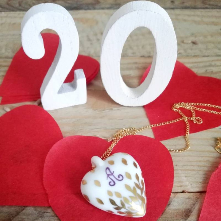 Collier coeur de porcelaine décor feuilles d'or - Noces de porcelaine