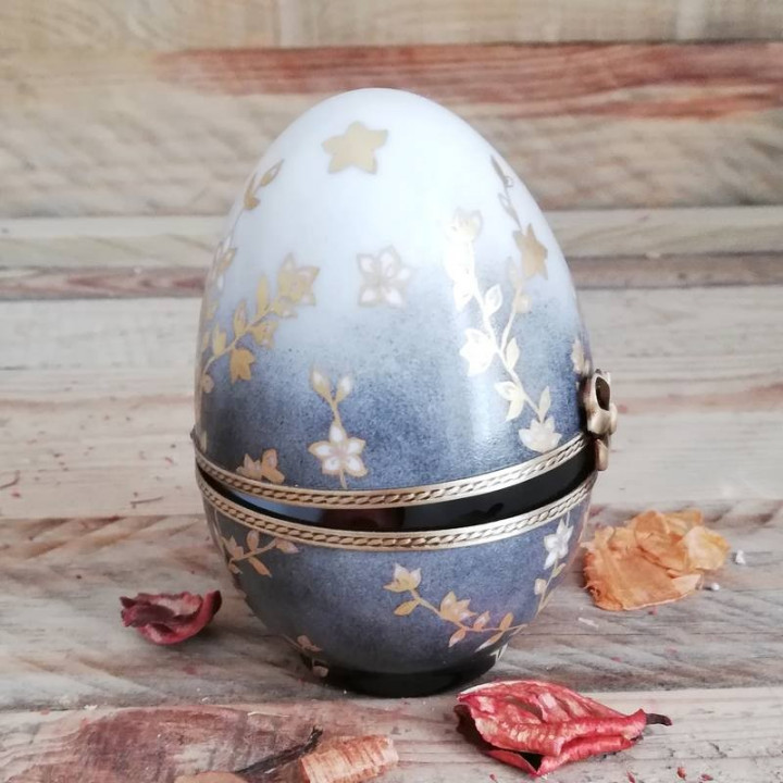 Boite oeuf porcelaine france - décor fleur d'Or - cadeau personnalisé