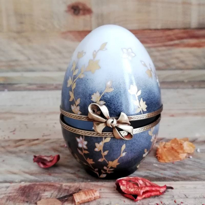 Oeuf porcelaine boite bijoux ou collection