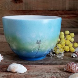 petit bol à thé en porcelaine fine de France décor peint main pissenlit
