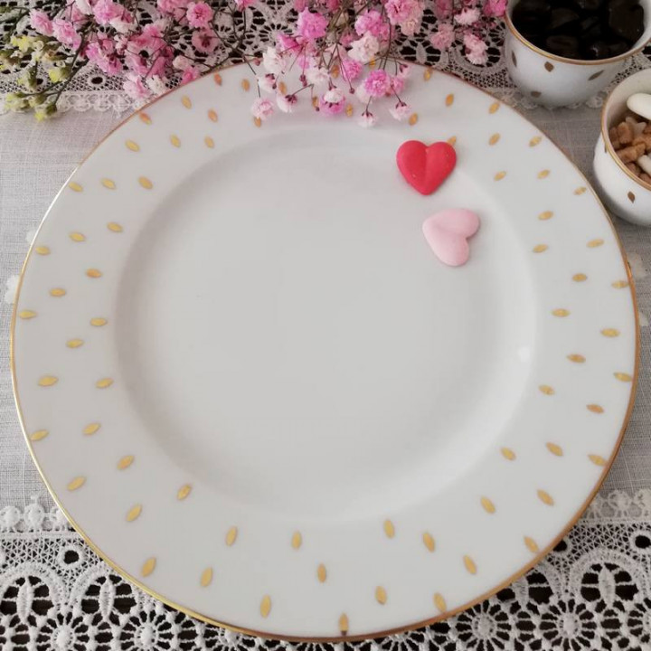 Assiette en porcelaine de Limoges peinte à la main . Décor Or fin
