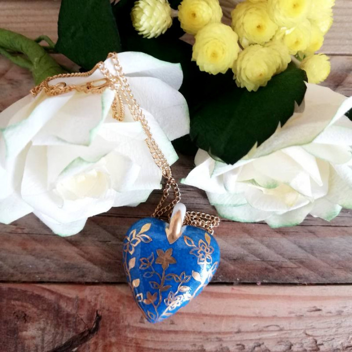 Collier cœur porcelaine bleu lagon et or