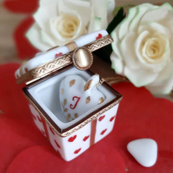 Porcelain gift box and...
