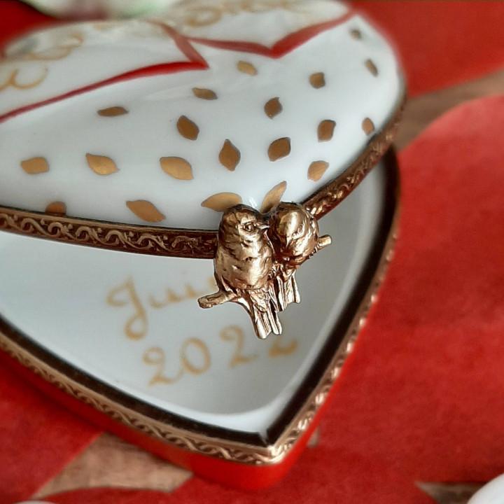 Boite coeur de porcelaine rouge et or - Ecrin alliance - Mariage