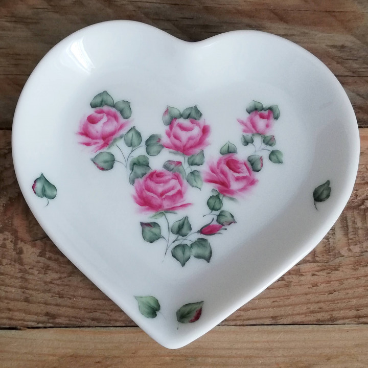 Coeur porcelaine décor secret de roses - mariage et saint valentin