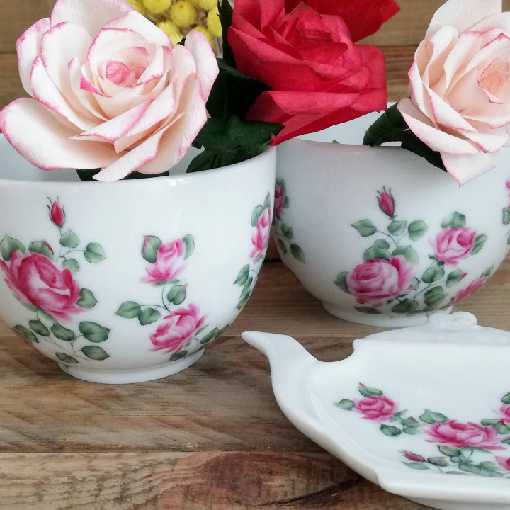Tea bag rest in French porcelain - Secret of the roses decoration