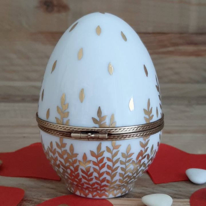 Oeuf porcelaine française - décor feuilles d'Or - cadeau personnalisé