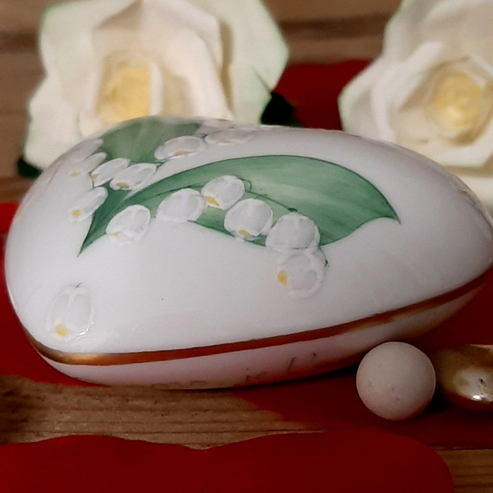 Porcelain heart - lily of the valley décor - 13 years of marriage