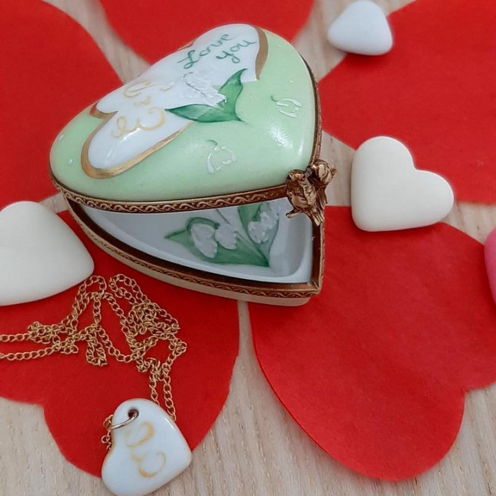 Boite alliances coeurs entrelacés porcelaine et or - Mariage