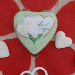 Interlaced hearts box for wedding rings - Lily of the valley and gold decoration