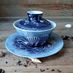 tasse thé porcelaine avec sous tasse et couvercle décor bleu du Japon