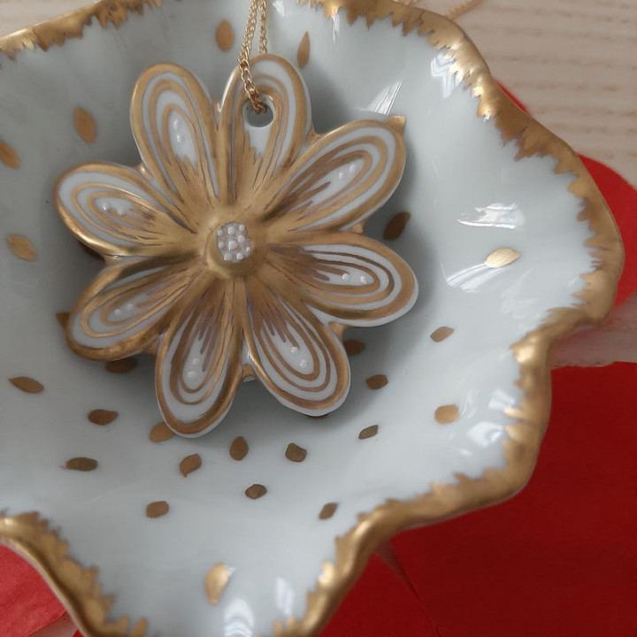 Gold flower necklace - Summer sun Collection - Unique  elegant gift