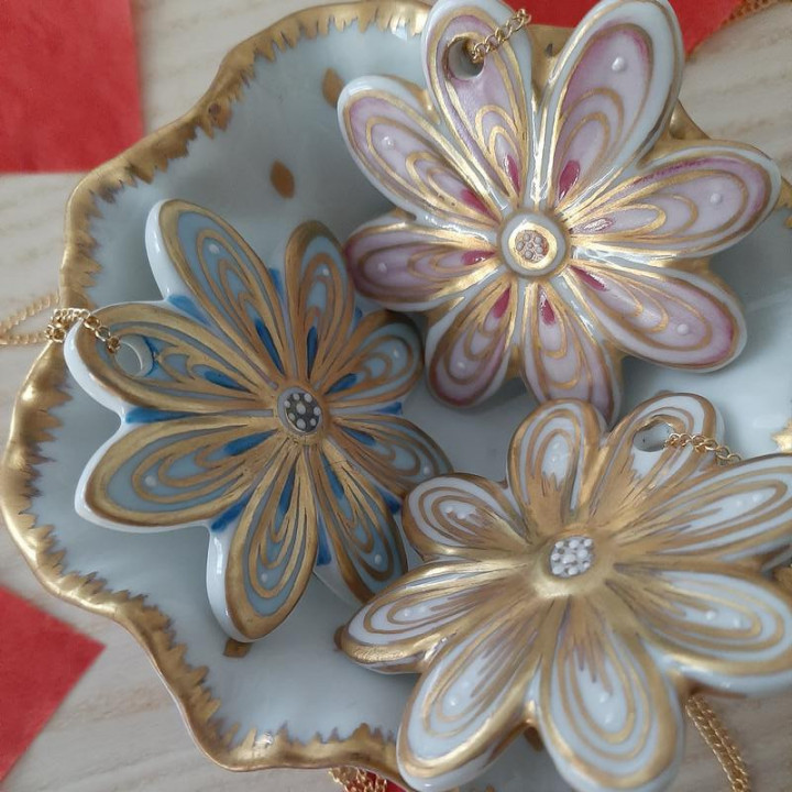 Gold flower necklace - Summer sun Collection - Unique  elegant gift