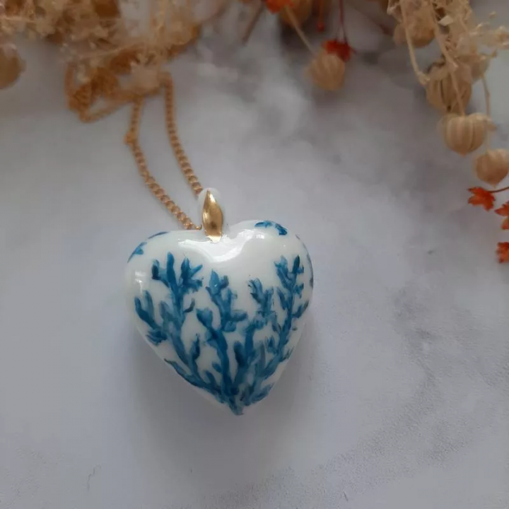 collier coeur porcelaine décor corail bleu turquoise