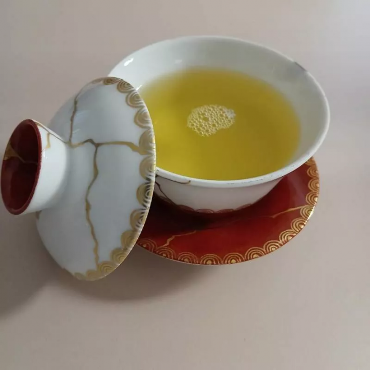Tea cup with lid in porcelain from France, Hokusai blue wave design