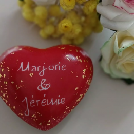 Coeur rouge porcelaine décor et feuille d'Or - anniversaire mariage