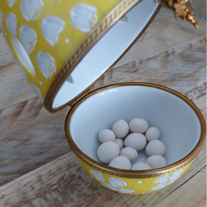 boite oeuf porcelaine diffuseur parfum muguet