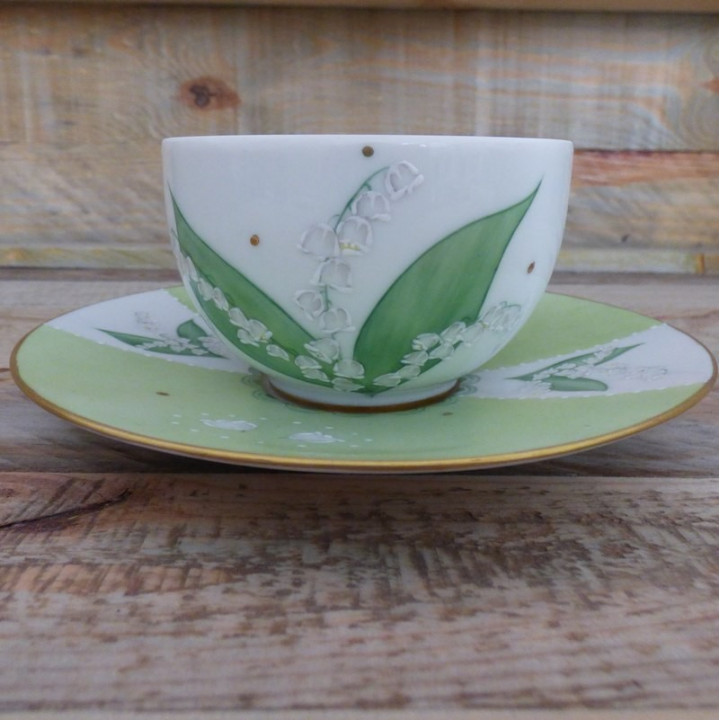 tasse porcelaine fine décor muguet brin de bonheur