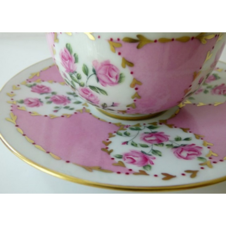 tasse café porcelaine fine roses classiques et or