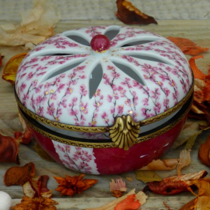 Boite à bijoux porcelaine diffuseur de parfum fleur de cerisier et or