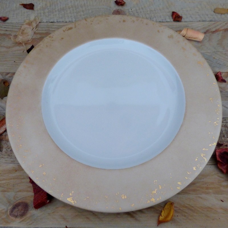 Assiette plate porcelaine or rosée