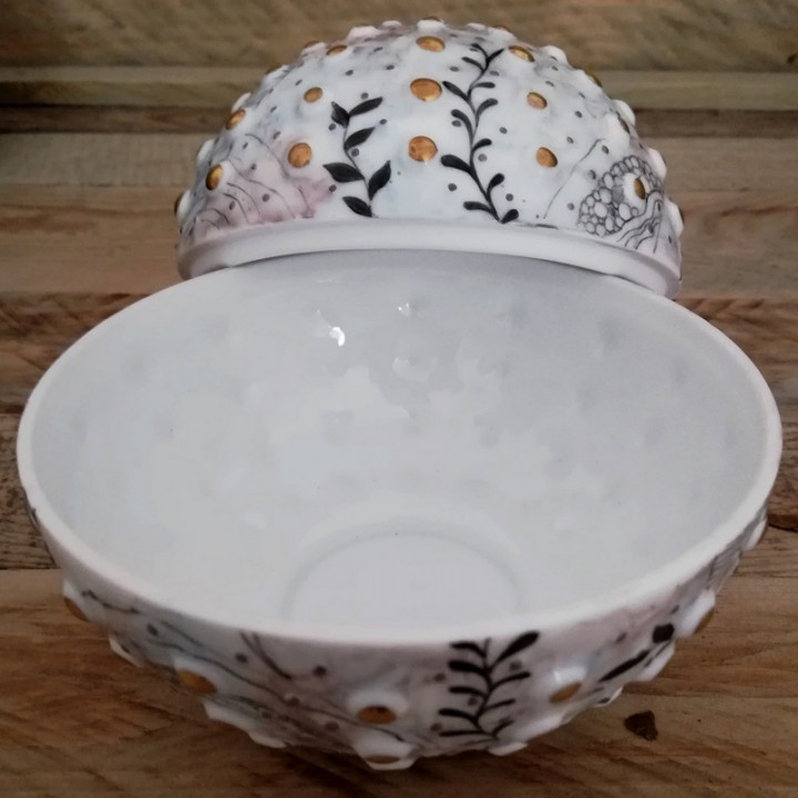Photophore oursin en porcelaine fine peint à la main sublimé d'or