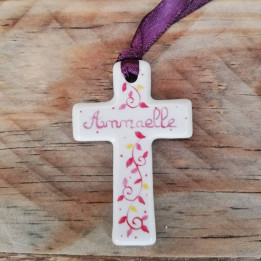 croix porcelaine baptême naissance ou communion