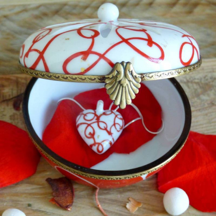 Jewelry box and necklace heart red porcelain Limoges customized
