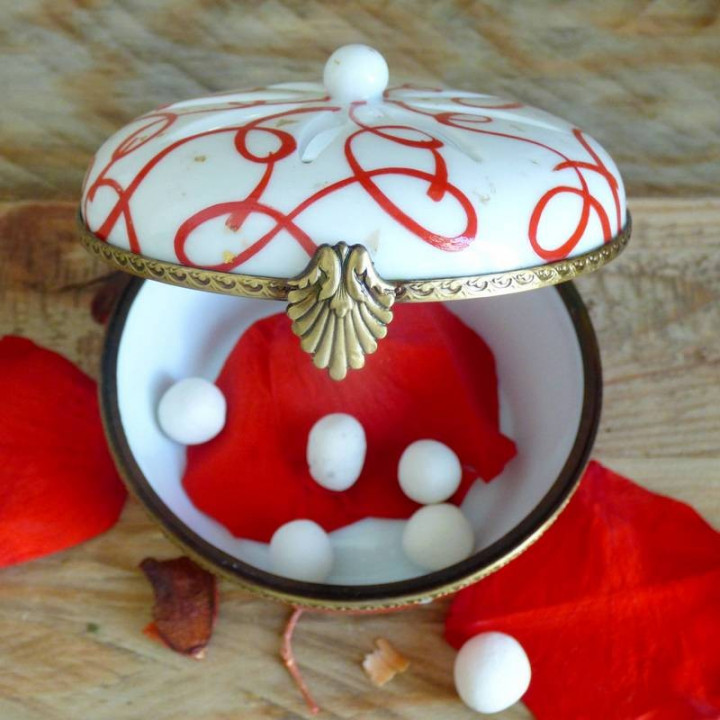 Jewelry box and necklace heart red porcelain Limoges customized