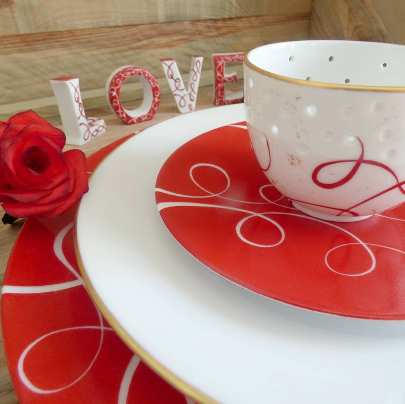 assiette de table porcelaine de limoges rouge passion