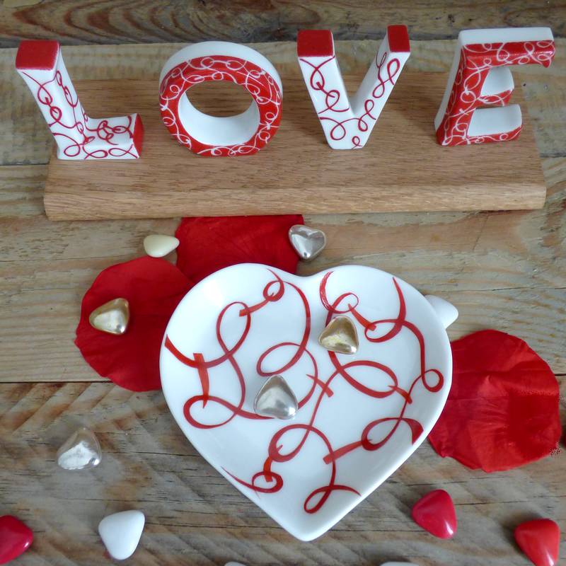 coeur en porcelaine de Limoges décor rouge passion saint valentin