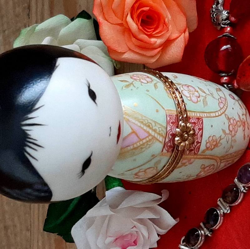 porcelain kokeshi box with flowers and cranes
