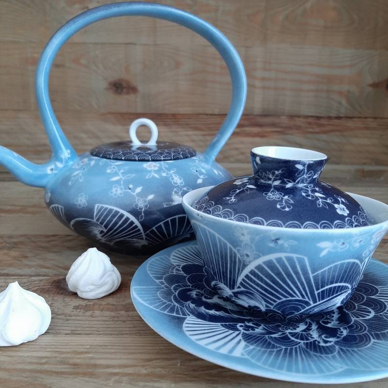 service à thé porcelaine décor vague bleue 