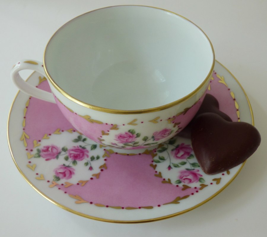 tasse café porcelaine de limoges décor rose et or