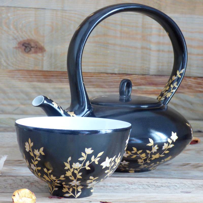 tasse et theière porcelaine de limoges décor fleur du japon or