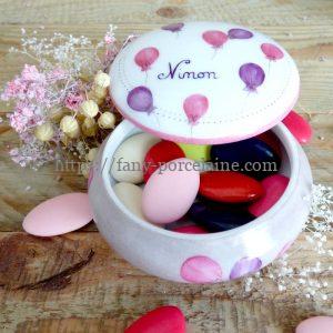 boite dragées porcelaine décor ballons roses et violets - cadeau naissance prénom