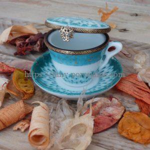 boite miniature porcelaine- petite tasse et soucoupe peinte à la main