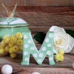 lettre-M-porcelaine-muguet-porte-bonheur