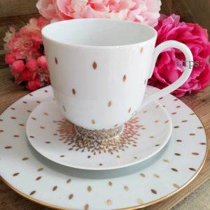 tasse déjeuner ou thé porcelaine décor feuille d'or