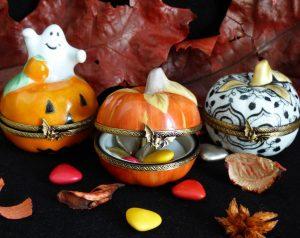 collection de boite s à pilules en porcelaine sur le thème Halloween