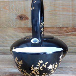 théière porcelaine noire et or fleurs du japon